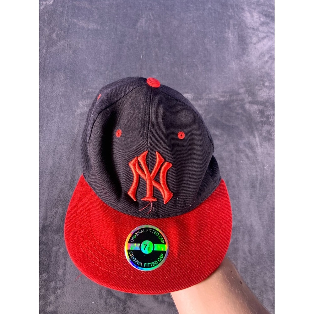 MLB Original Fitted Cap Men's Hat 7 1/8 Black Holographic Size Sticker
